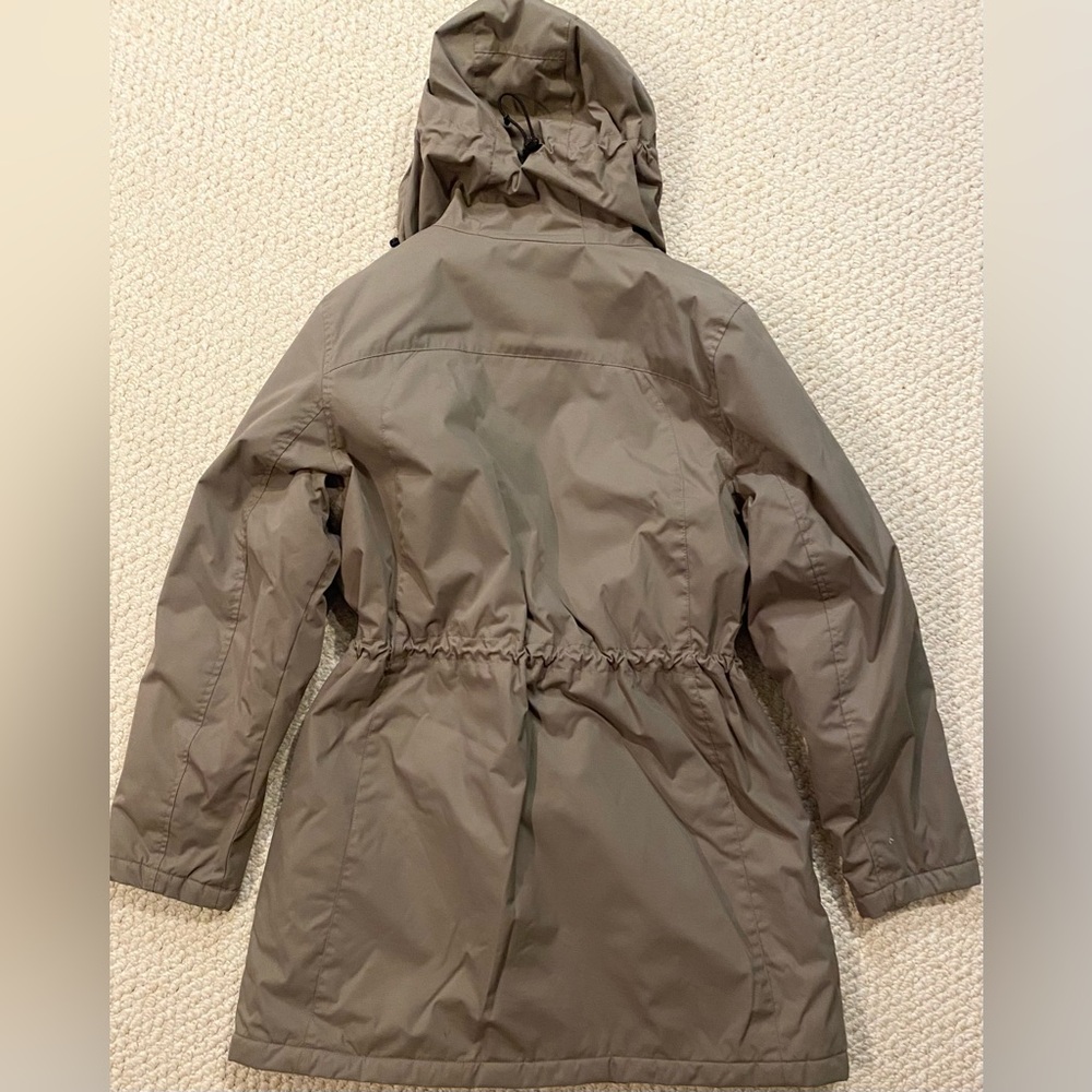 LL Bean Winter Warmer Coat / Jacket.  Womens Large.  Item 271339.  Brown. - Picture 3 of 6